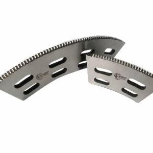 Cuchillas ranuradoras para cartón corrugado con pequeños logotipos Sharp Industrial grabados entre las ranuras