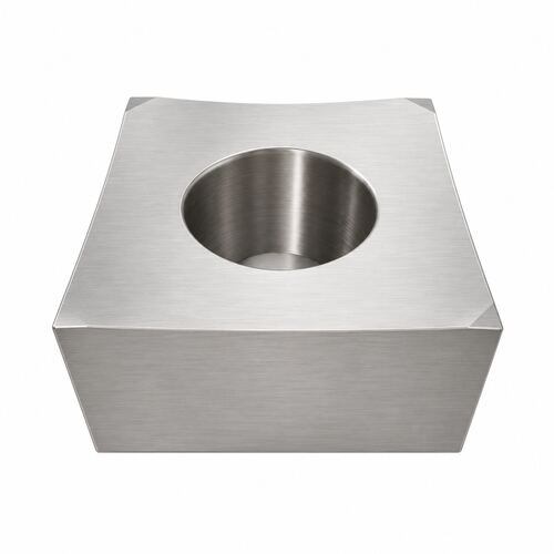 Producto 5900 en 3D de acero satinado